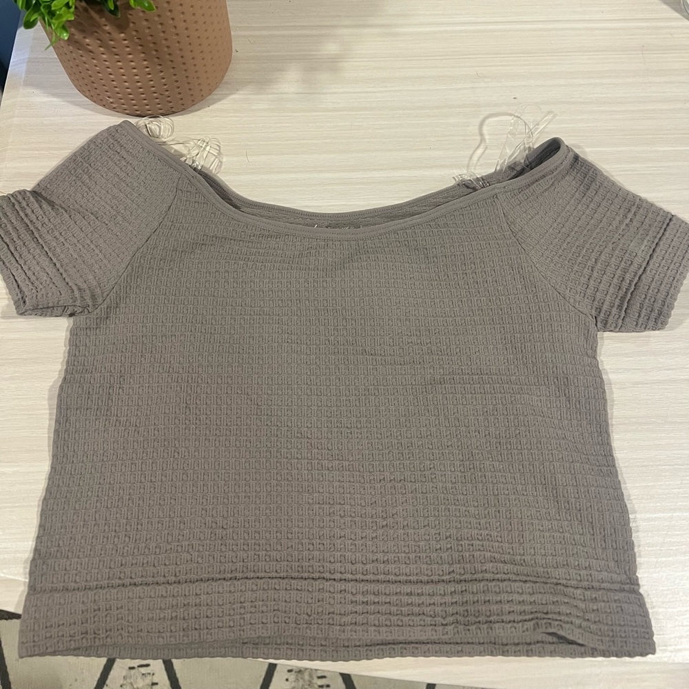 Crop top, off the shoulder— M/L